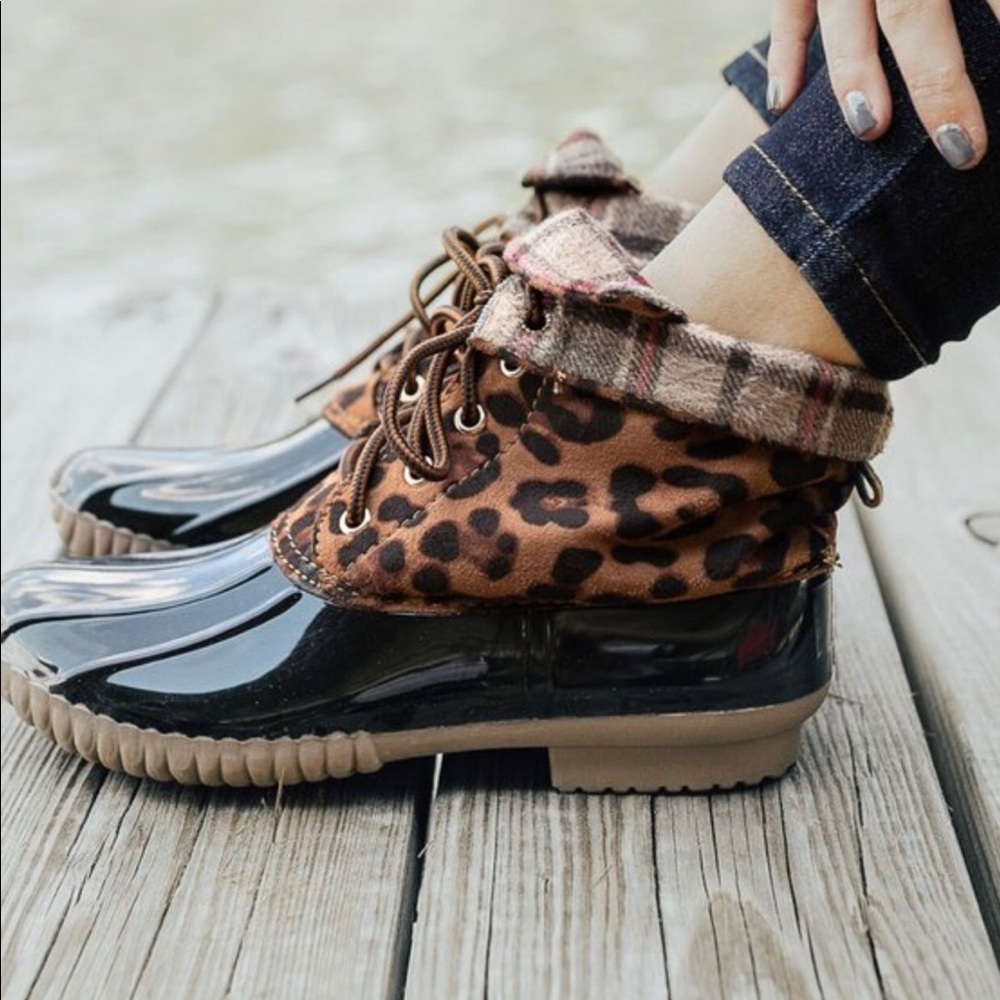 Duck boots